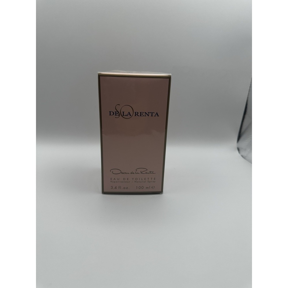 Oscar de la Renta Eau de toilette 
3.4 Fl oz